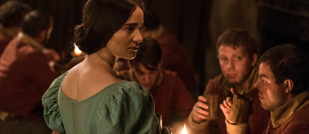 Aisling Franciosi saat bermain peran dalam The Nightingale